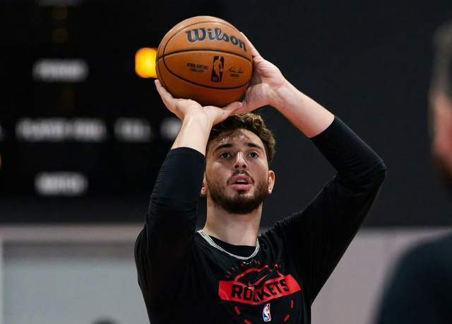 开云-里程碑夜！里尔远射贴柱，法甲窗口期刷纪录，话题不断，阵容厚度经受考验的简单介绍-开云