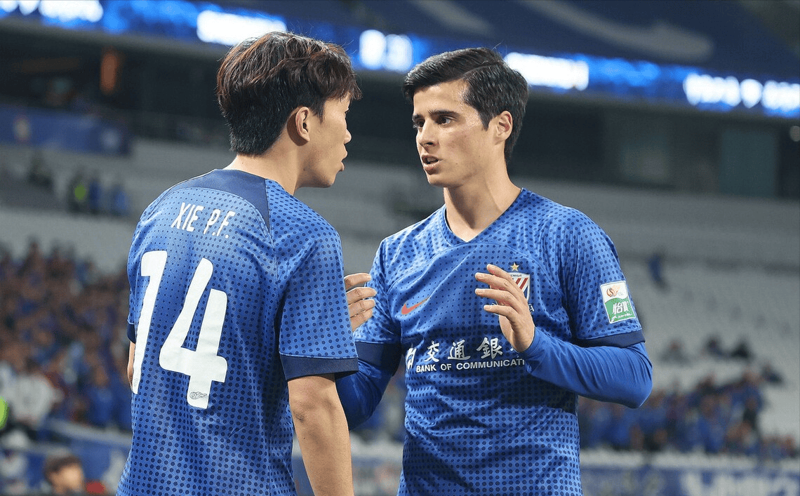 国际比赛日中超传出新动向；犹他爵士完成体检；管理层表态：引发热议；阵容厚度经受考验的简单介绍